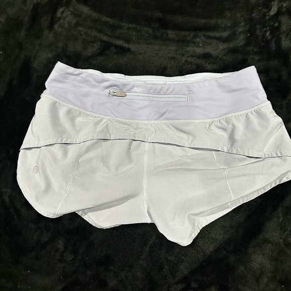 Size 4 Lululemon discontinued shorts - Picture 2 of 2